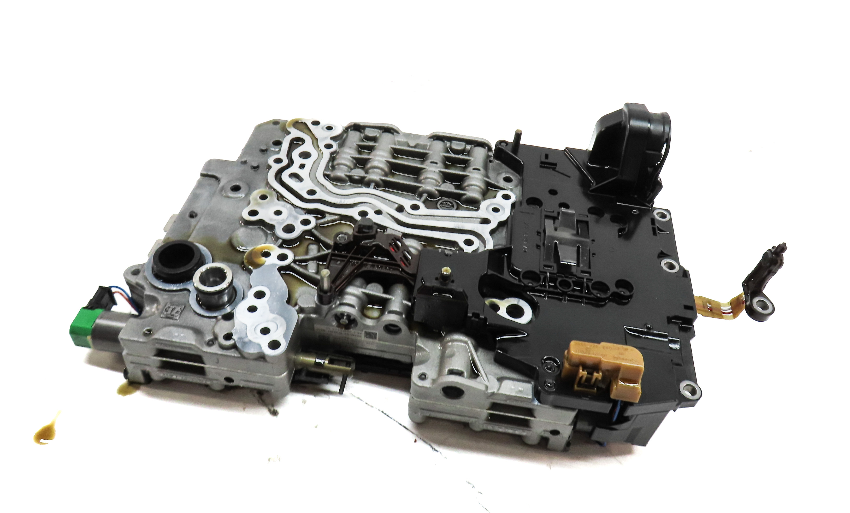 2013-2014 BMW X5 X6 (E70 E71) 3.0L ENGINE AUTOMATIC TRANSMISSION VALVE BODY — exact item pictured